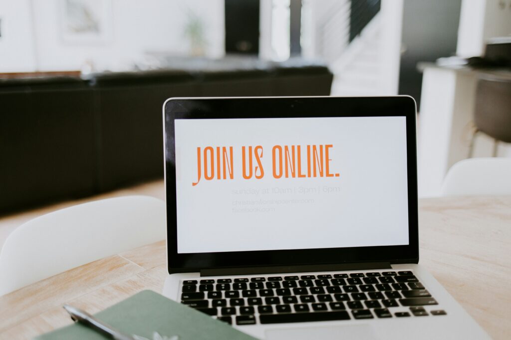 samantha-borges-EeS69TTPQ18-unsplash-1024x683 Profitable Side Hustles for 2025: How to Boost Your Income and Skills 